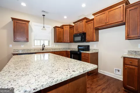 104 Sheila St, Lagrange, GA 30241 photo 3