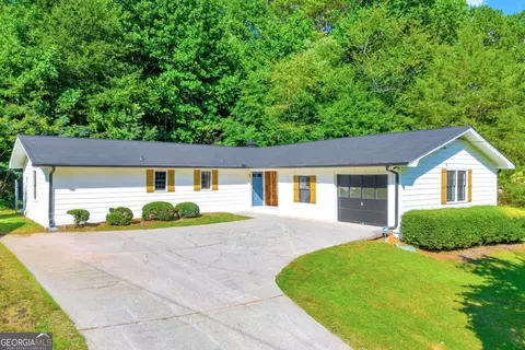 658 Old Hickory Ln SW, Lilburn, GA 30047