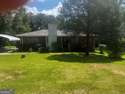 32 Collins Rd, Locust Grove, GA 30248