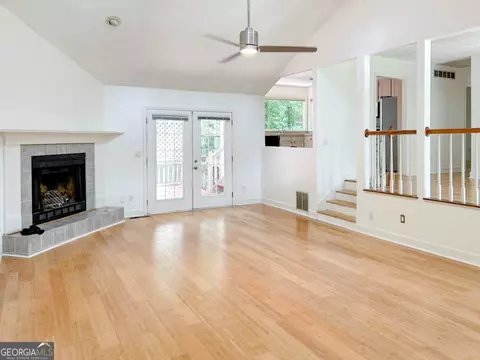 571 Farmbrook Trl NE, Kennesaw, GA 30144 photo 8