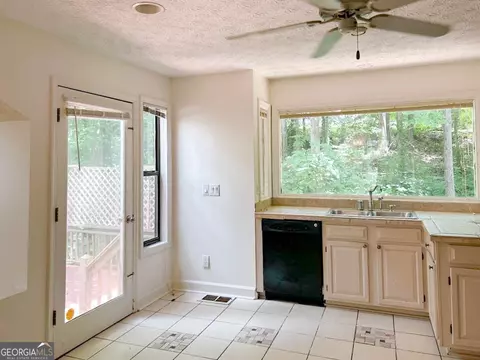 571 Farmbrook Trl NE, Kennesaw, GA 30144 photo 12