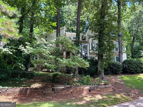 571 Farmbrook Trl NE, Kennesaw, GA 30144 photo 5