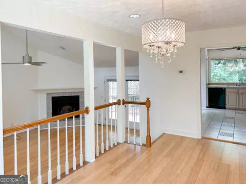 571 Farmbrook Trl NE, Kennesaw, GA 30144 photo 11