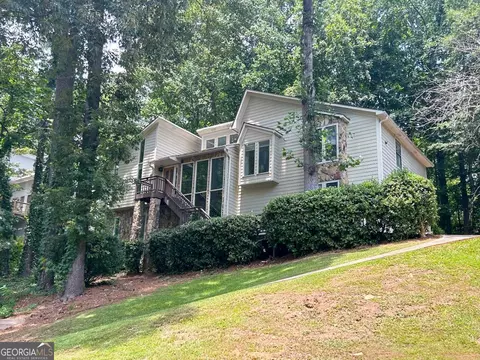 571 Farmbrook Trl NE, Kennesaw, GA 30144 photo 4