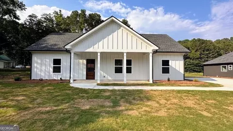 91 Holly Rd, Bowdon, GA 30108
