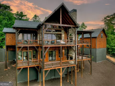250 Deer Crest Overlook, Blue Ridge, GA 30513