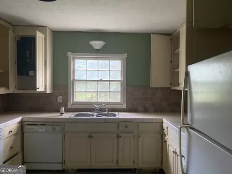 5 Weaver St, Jackson, GA 30233 photo 4