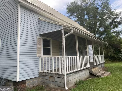 5 Weaver St, Jackson, GA 30233