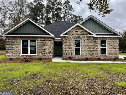 210 Hedge Row, Dublin, GA 31021