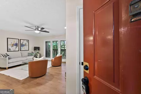 510 Tuxworth Cir, Decatur, GA 30033