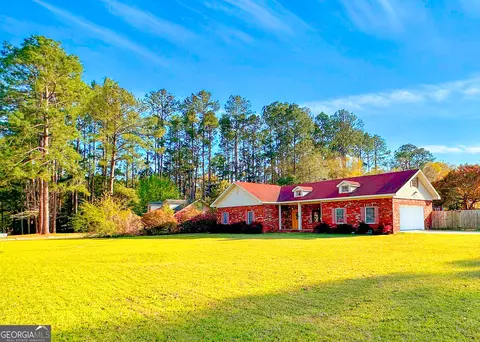 402 S Ash St, Springfield, GA 31329
