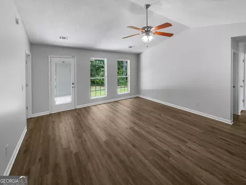 802 Sandy Ct, Bethlehem, GA 30620 photo 4