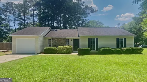 2443 Hartford Dr, Ellenwood, GA 30294