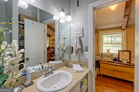 Bath - 208 Colony Rd, Dillard, GA 30537 photo 3 of 4
