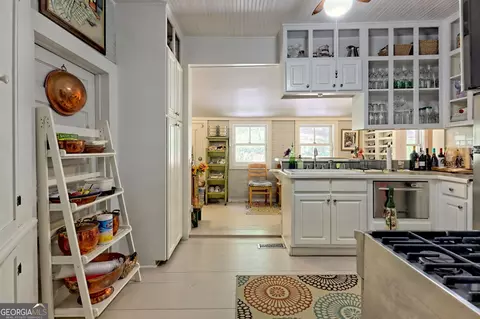 Kitchen - 208 Colony Rd, Dillard, GA 30537 photo 4 of 4
