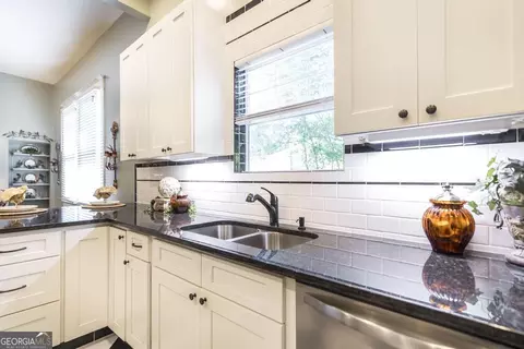 1077 Boulevard, Macon, GA 31211 photo 7