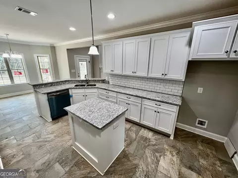 Kitchen - 2520 Fox Creek Ct, Haddock, GA 31033 photo 5 of 9
