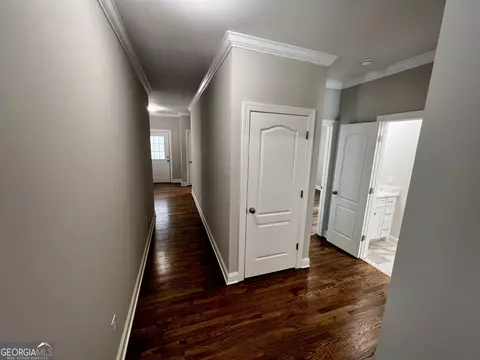Entry Way - 2520 Fox Creek Ct, Haddock, GA 31033 photo 4 of 9