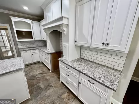 Kitchen - 2520 Fox Creek Ct, Haddock, GA 31033 photo 2 of 9