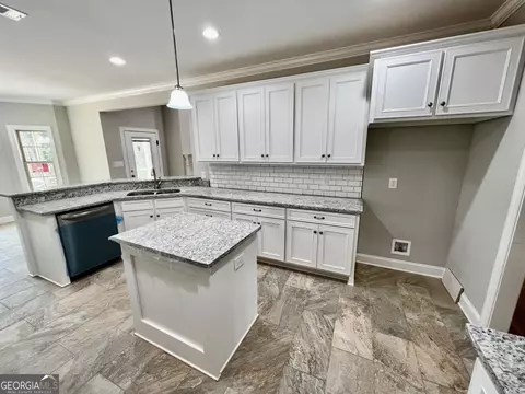 Kitchen - 2520 Fox Creek Ct, Haddock, GA 31033 photo 6 of 9