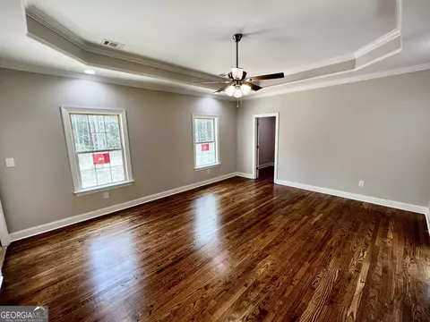 Living - 2520 Fox Creek Ct, Haddock, GA 31033 photo 5 of 6