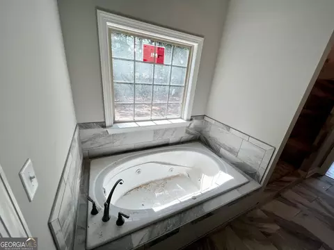 Bath - 2520 Fox Creek Ct, Haddock, GA 31033 photo 3 of 15