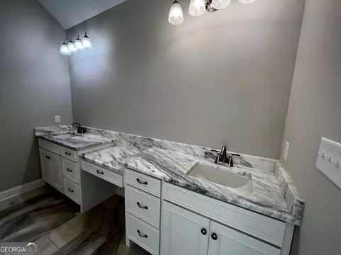 Bath - 2520 Fox Creek Ct, Haddock, GA 31033 photo 5 of 15