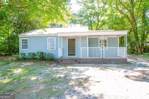 347 S Bamboo St, Jesup, GA 31546