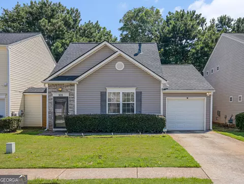 935 Lakeside Cir, Covington, GA 30016