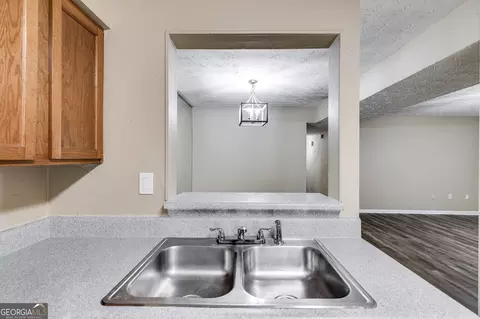 6473 Northridge Way, Morrow, GA 30260 photo 9