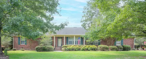 212 N Edgewood Dr, Statesboro, GA 30458