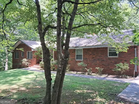 6100 Tennis Cir, Fairburn, GA 30213
