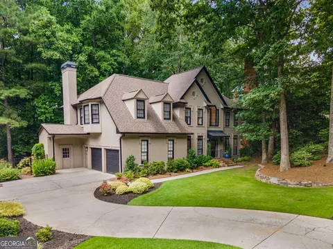 305 Highlands Trce, Roswell, GA 30075