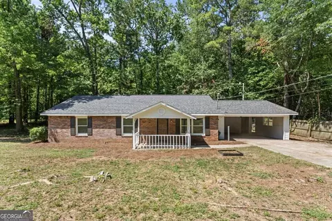 922 Country Club Rd, Newnan, GA 30263