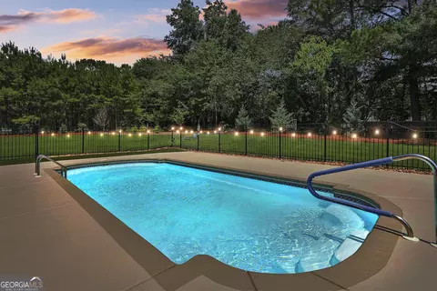 Exterior - 105 Dean Dr, Tyrone, GA 30290 photo 16 of 17