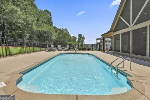 Exterior - 105 Dean Dr, Tyrone, GA 30290 photo 14 of 17