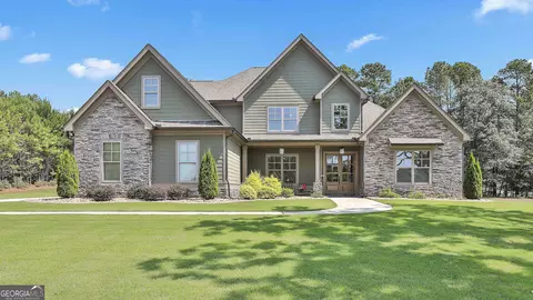 Exterior - 105 Dean Dr, Tyrone, GA 30290 photo 2 of 17