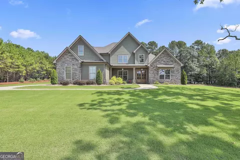 Exterior - 105 Dean Dr, Tyrone, GA 30290 photo 5 of 17