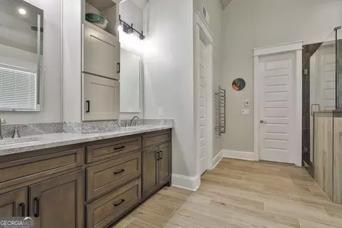 Bath - 105 Dean Dr, Tyrone, GA 30290 photo 2 of 8