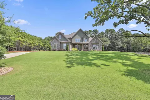 Exterior - 105 Dean Dr, Tyrone, GA 30290 photo 4 of 17