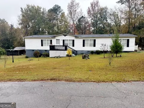 102 SE Cannon Point Rd, Milledgeville, GA 31061