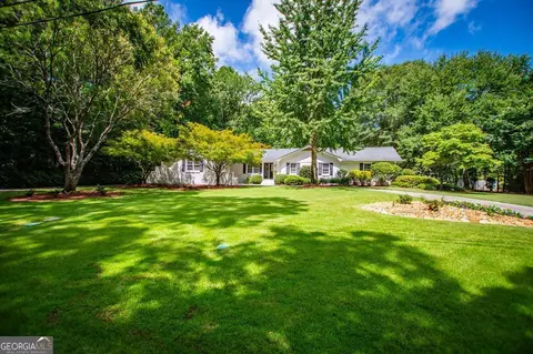 123 Briarwood Dr, Carrollton, GA 30117