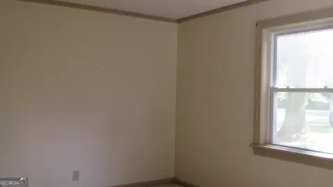 323 Lane Cir, Lagrange, GA 30240 photo 12