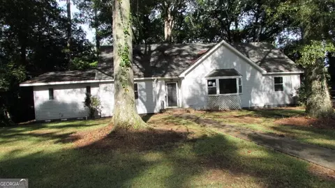 323 Lane Cir, Lagrange, GA 30240