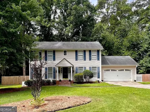 200 Country Squire Dr, Fayetteville, GA 30215