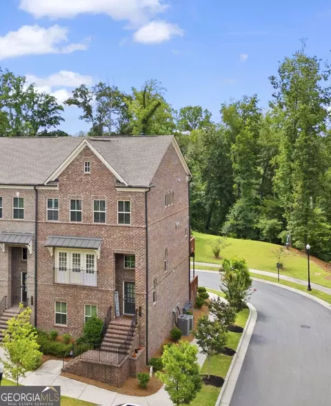 402 Via Secco Ln, Suwanee, GA 30024