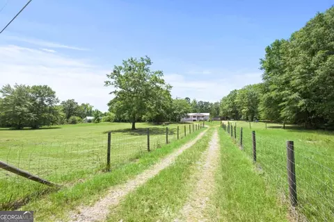237 Midway Rd, Barnesville, GA 30204