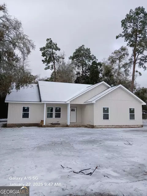 35 Thrift St, Folkston, GA 31537