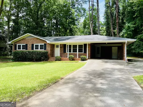 13 Gordon St, Newnan, GA 30263