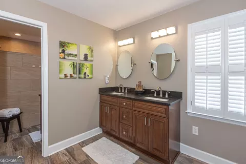 Bath - 85 Lovic Davis Rd, Lagrange, GA 30240 photo 9 of 16